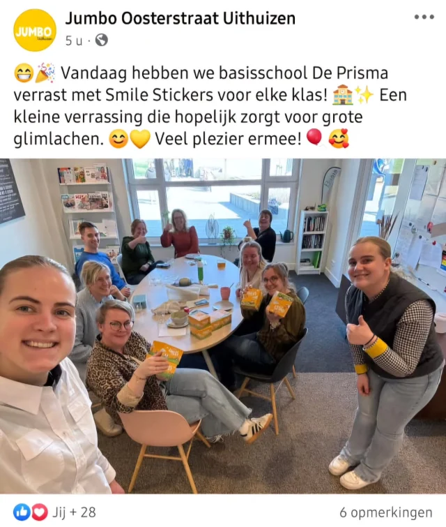 JUMBO kwam ons verrassen met heel veel stickers. En deze werden nog wel gebracht door twee oud-leerlingen. Super bedankt dames!!! #smiley#jumbo#hetprisma