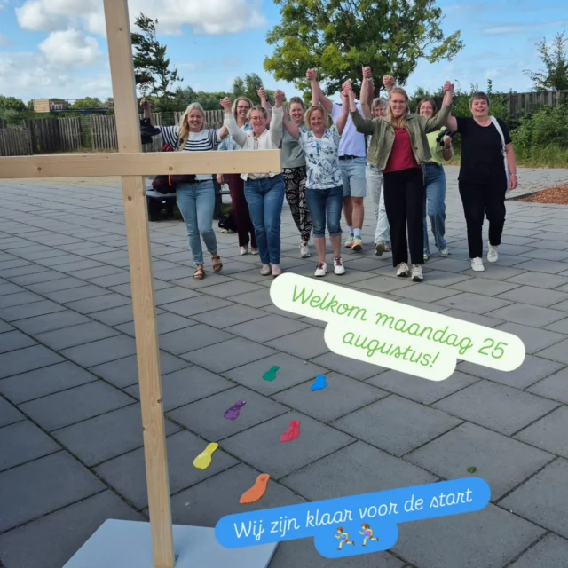 De juffen en meester van Het Prisma zijn klaar voor de start. We zien jullie graag maandag 25 augustus op school. Benieuwd naar het jaarthema.....verrassing. Hierbij een tip ⬆️ @noorderbasis @het.prisma 👋